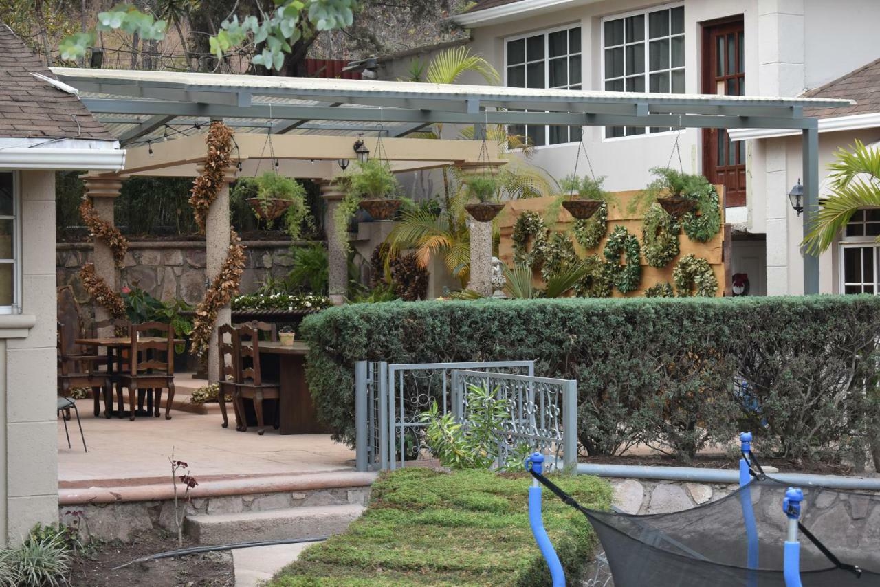 Liquidambar Hotel Sarabanda Bagian luar foto